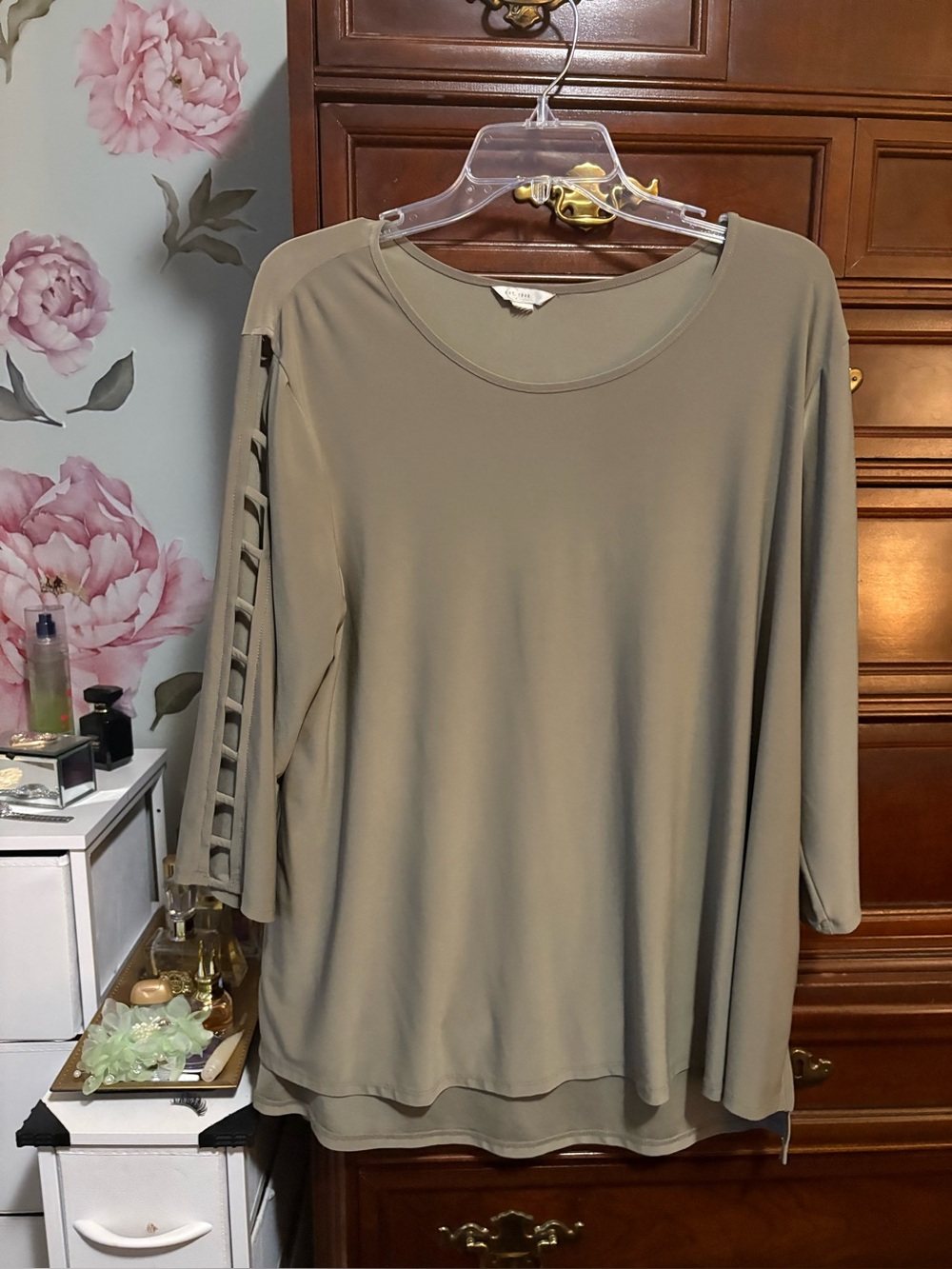 Women's Olive Green Cutout Sleeve Top sz XL
